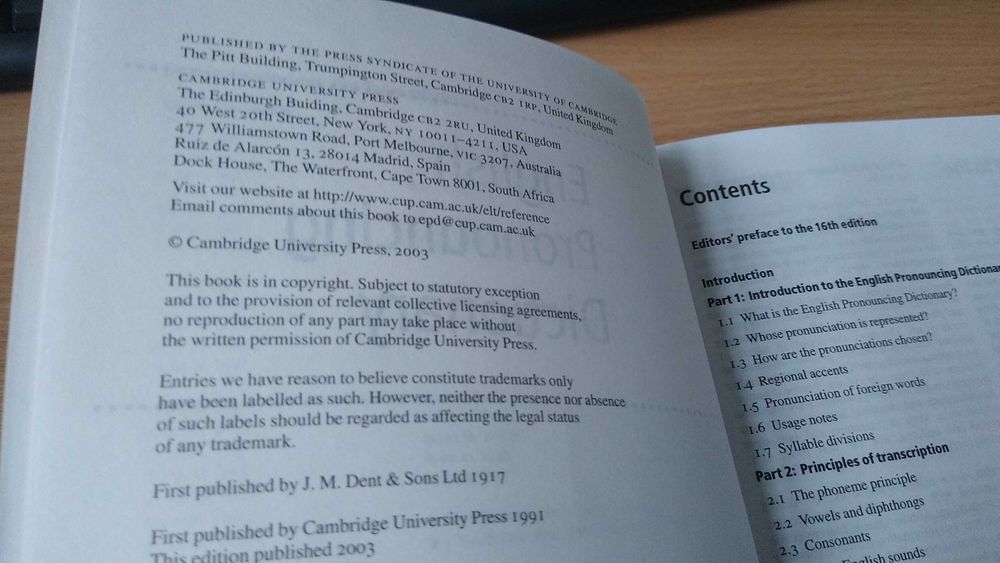 Cambridge English pronouncing dictionary / Daniel Jones