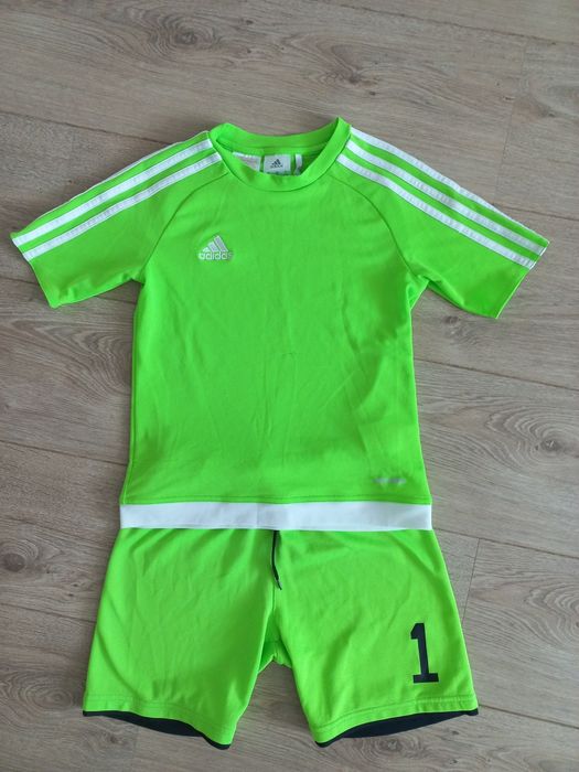 костюм в стиле Adidas