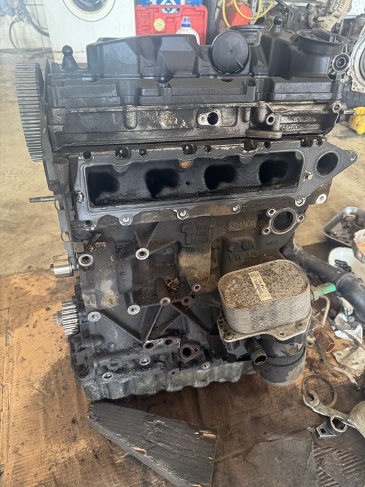 Двигун 1.6 TDI CXXB на запчастини. ГБЦ + блок + колінвал + поршнева + розпредвал. Навісне відсутнє. Пробіг 400 тис. км.