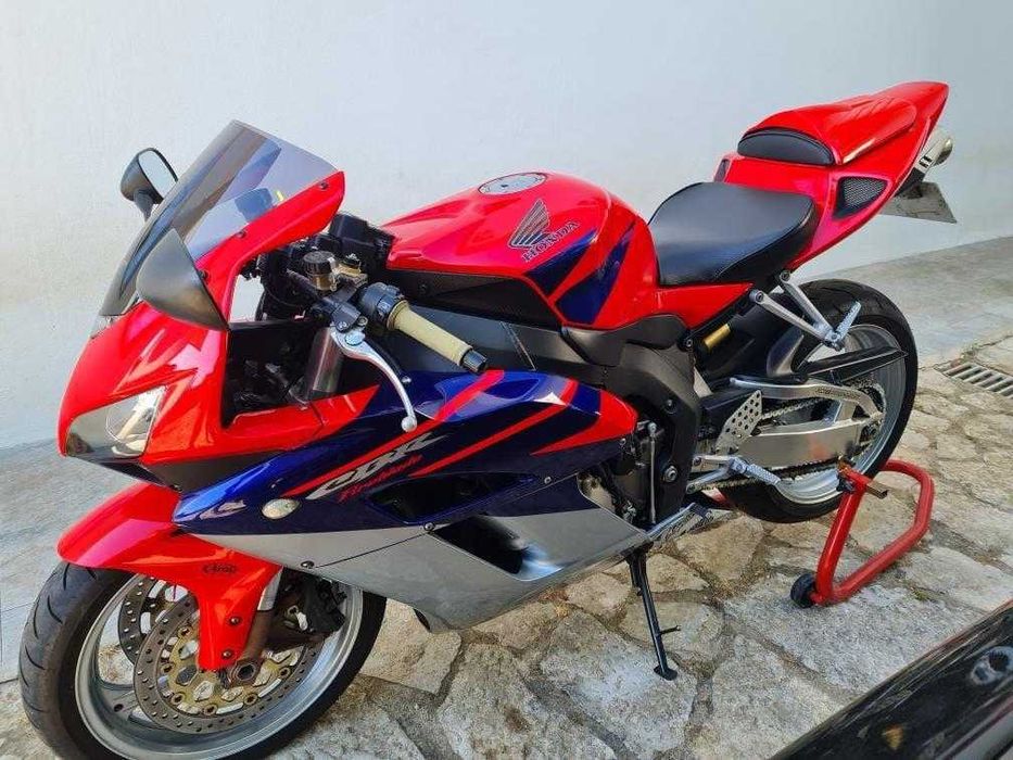 Mota cbr1000 vermelha impecável