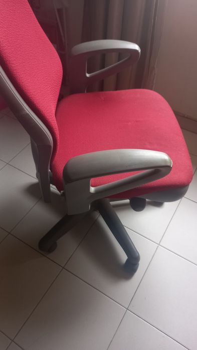 Cadeira de escritório. Bom estado.