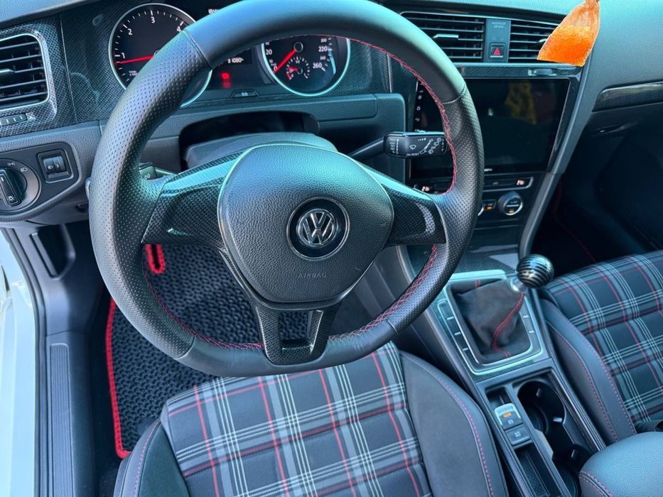 Volkswagen Golf 2013 VIN WVWZZZAUZEW020232 фото оголошення 7 з 10