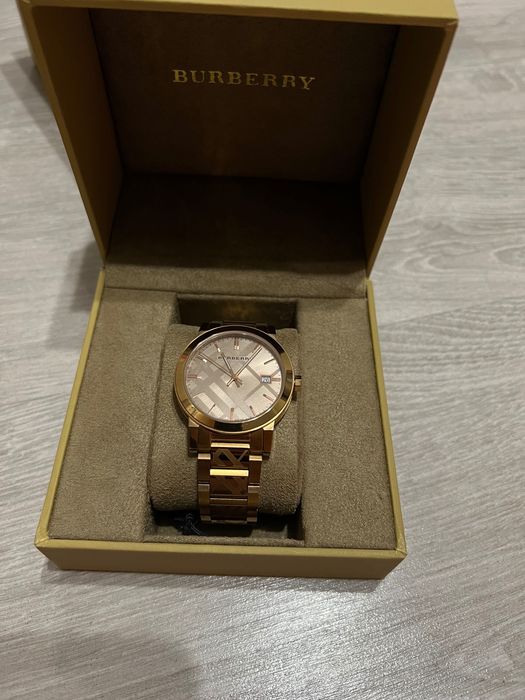 Годинник Burberry