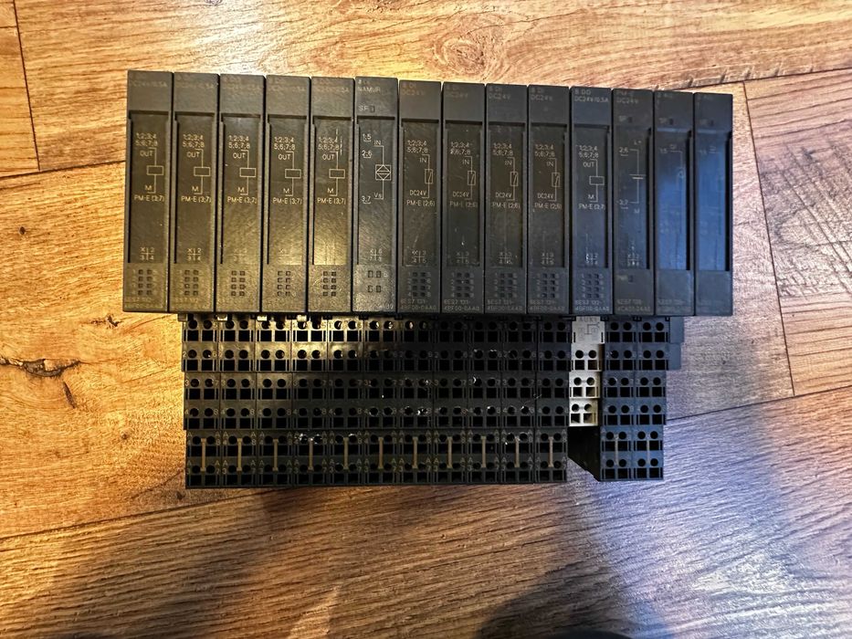 siemems simatic et 200 36Di + 48D0 + 4A0