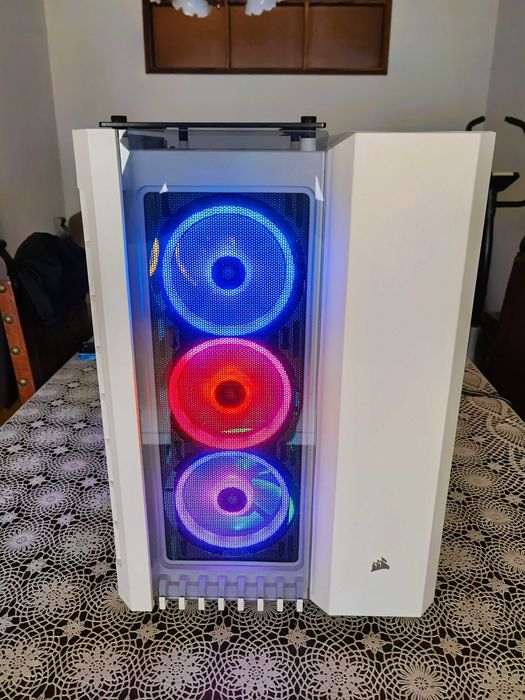 PC gaming CORSAIR 680x RGB