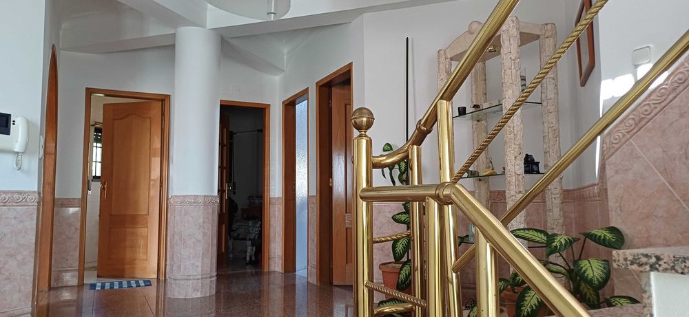 Único Lote de terreno c/ 1480m2 Próximo Colinas do Cruzeiro - Odivelas