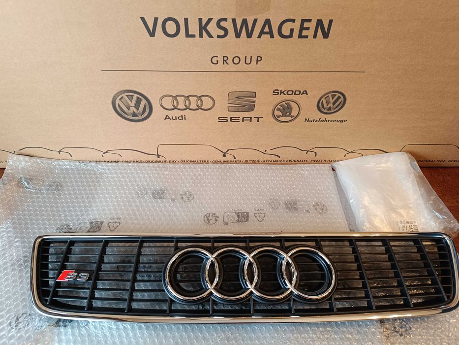 Grelha Audi S3 8L para-choques NOVA e ORIGINAL