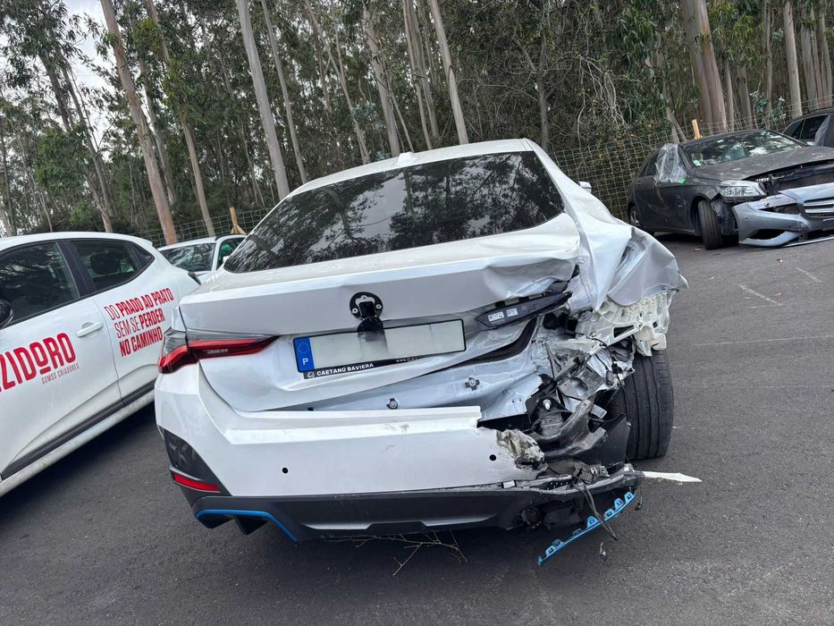 BMW i4  eDrive40