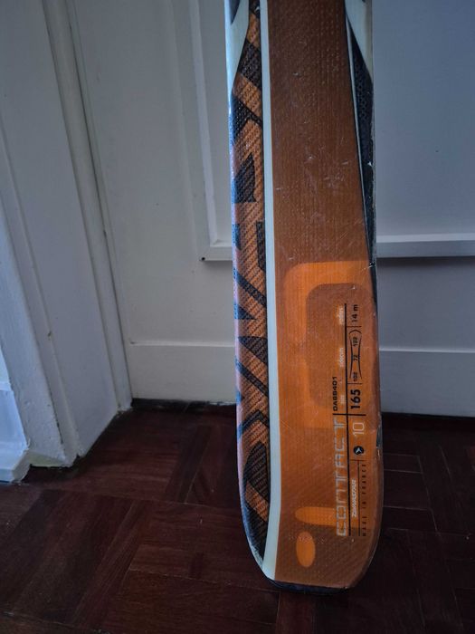 Skis neve Dinastar Contact 10 165cm