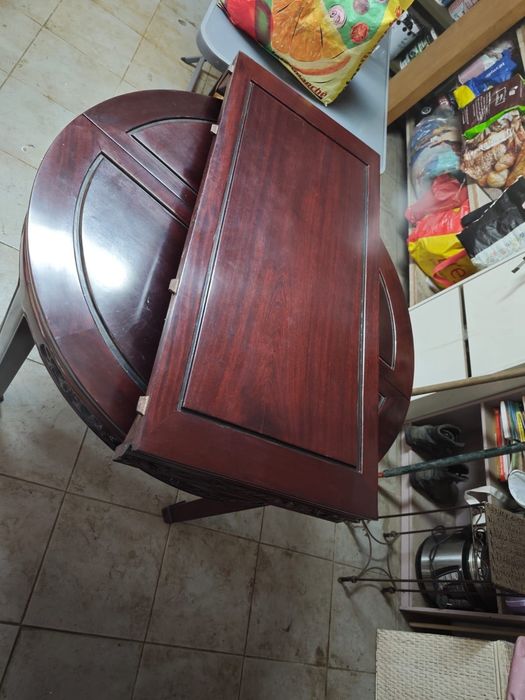 Mesa de Jantar Extensível e 6 Cadeiras em Pau-Rosa