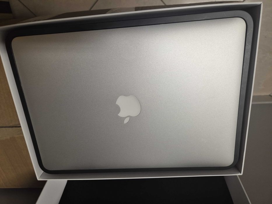 Apple MacBook Air 13'3 LED ~~STAN IDEALNY~~