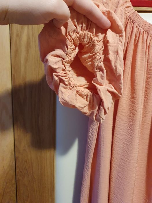 Długa sukienka z odkrytymi ramionami, H&M, M