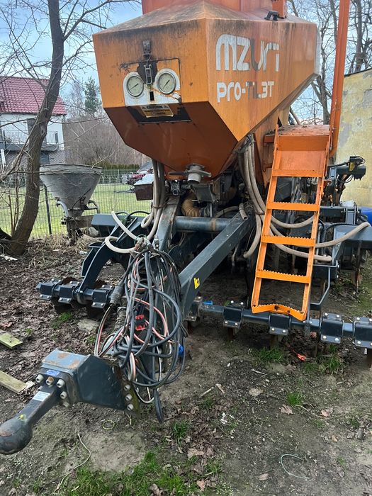 Mzuri pro-TiL3t siewnik do siewu bezpośredniego pasowego