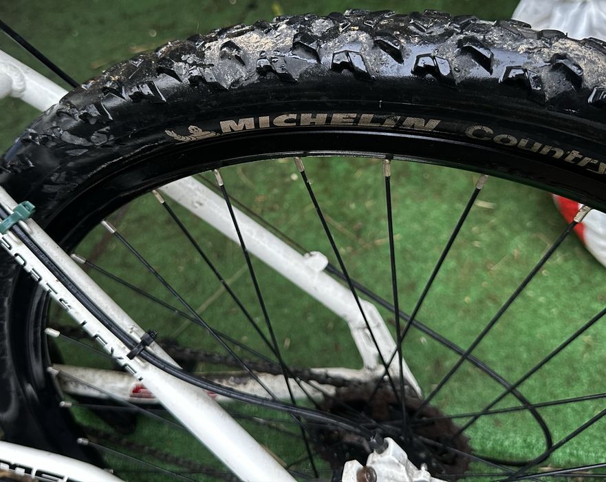 Vendo bike merida super leve  aro 26