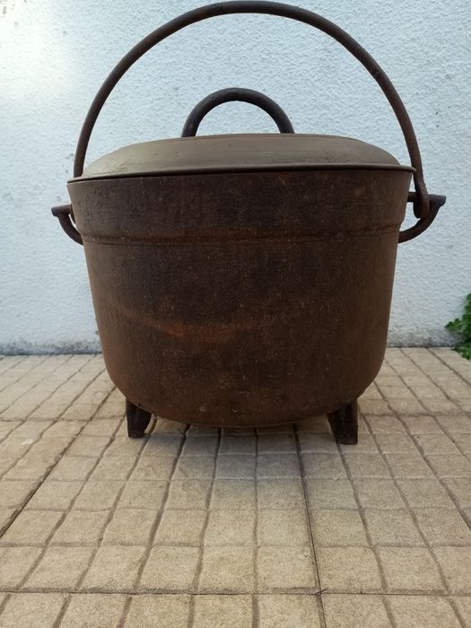 roda de moinho e artigos antigos