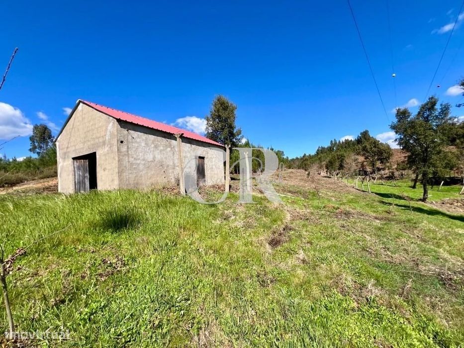 Imóvel rural com 1.8 ha, casa e poço