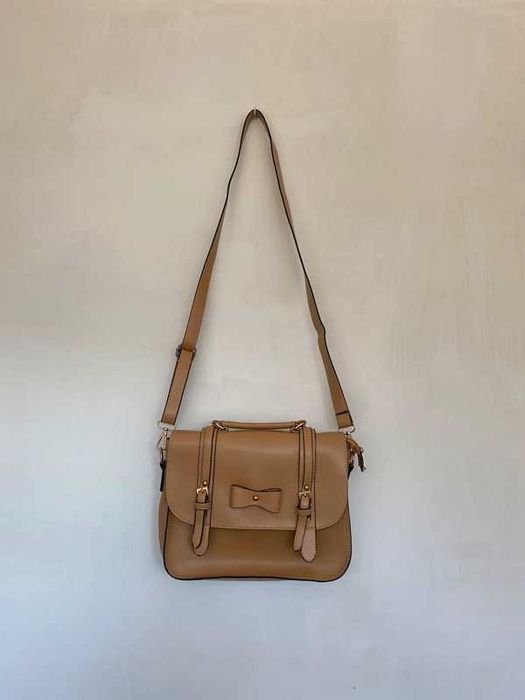 Brązowa karmelowa torebka przez ramię listonoszka skóra ekologiczna