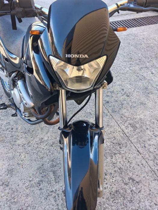 NX 400 falcon 2004