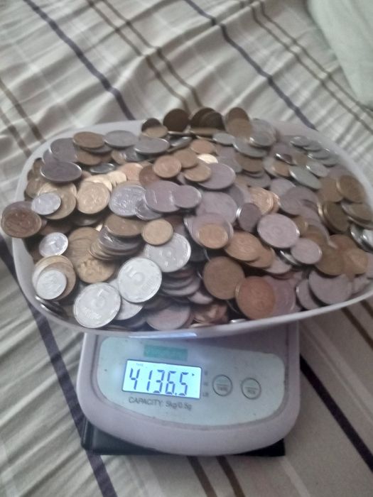 Продам монети України