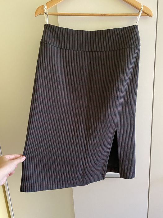 Spodnica z rozcieciem na noge L 40