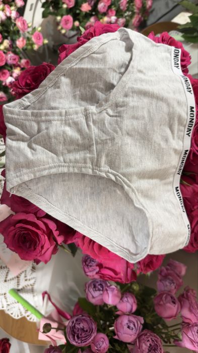 Набір жіночих трусиків