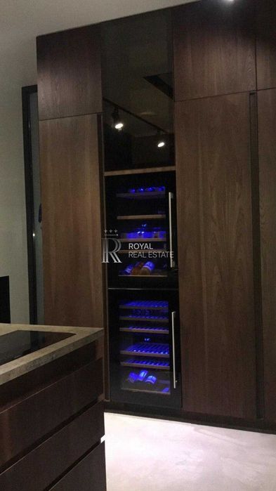 Продаж Будинок Бучанський район КМ «Белгравія» 280 м² 3 спальні Басейн Тераса 100 м² Сауна Джакузі Розумний дім Гараж