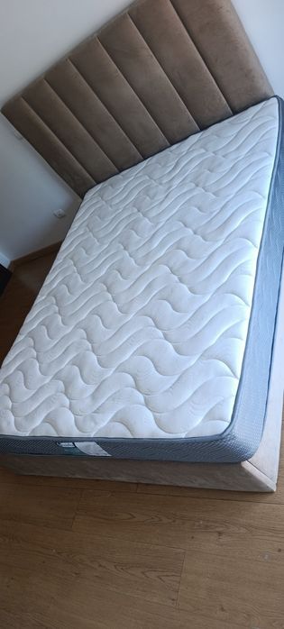 Cama casal 150x195 em excelente estado