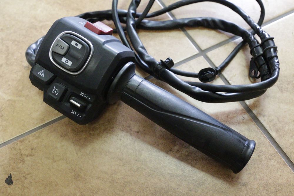 3632 Manetka grzana Prawa przełączniki Honda Goldwing GL 1800 |2018+