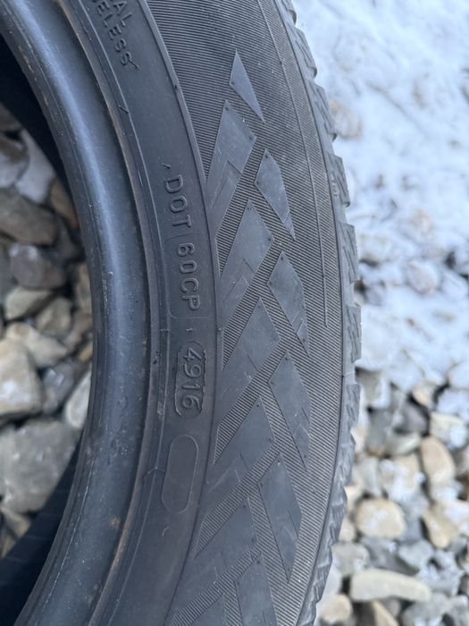 Резина Шини 205/55 R16 Nokian weatherproof