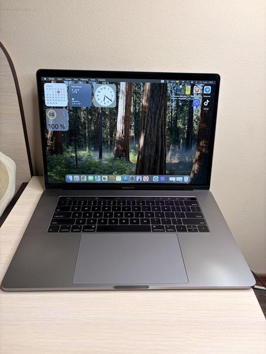 Macbook pro 2018 15.4 экран,i9,32 озу 512 ssd
