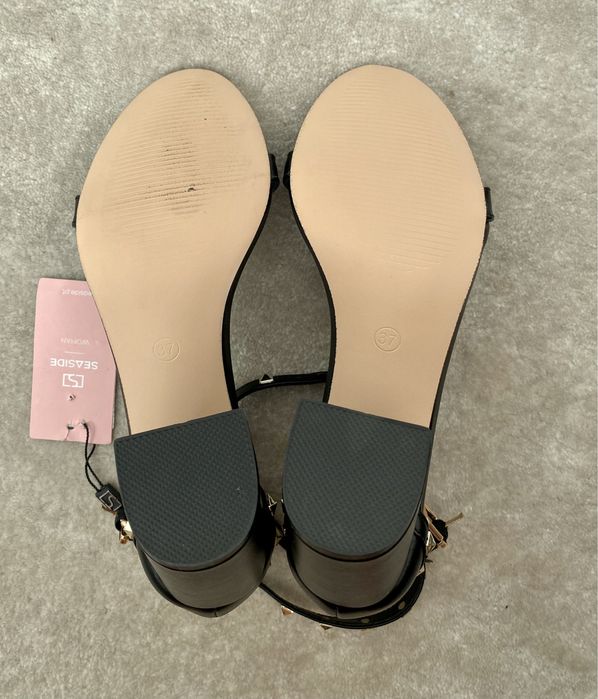 SEASIDE | Sandalias Pretas com Tachas (novas)