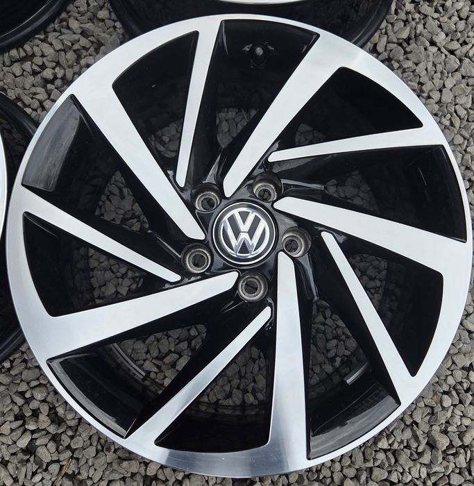 5 112 R17 Tiguan Passat Jetta Touran Golf