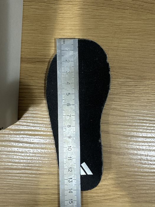 Дитячі кросівки adidas. Розмір 22 ( 13см устілка )
