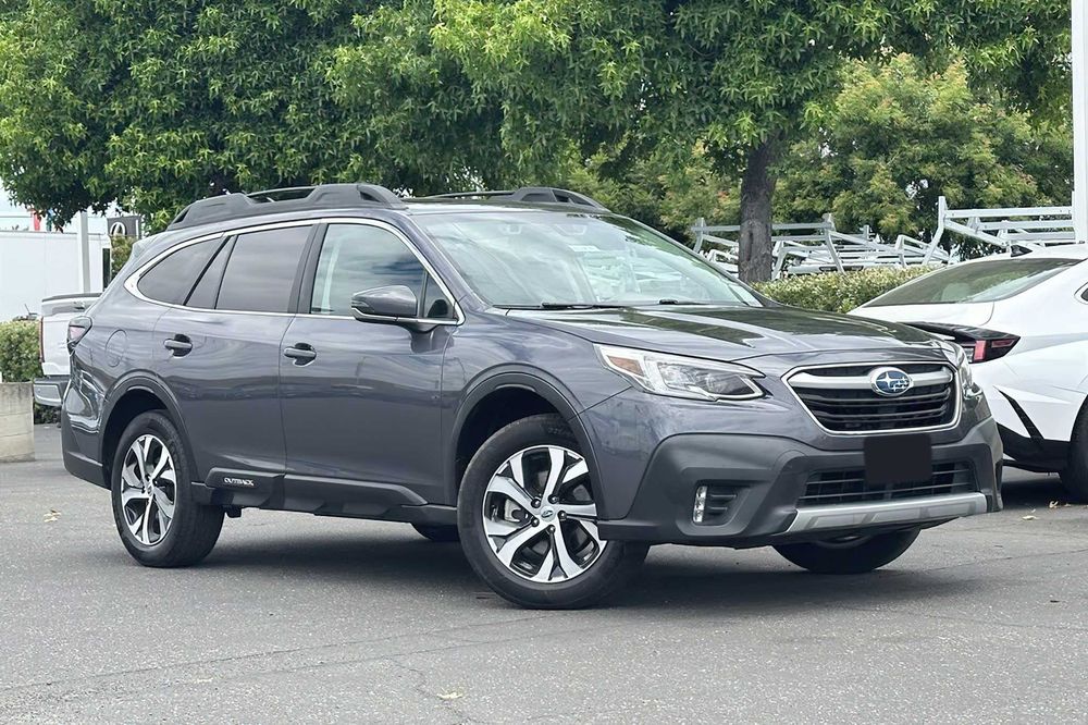 Subaru Outback Limited      2022