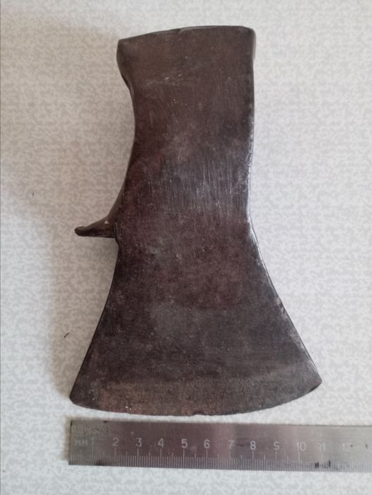 Топор без топорища