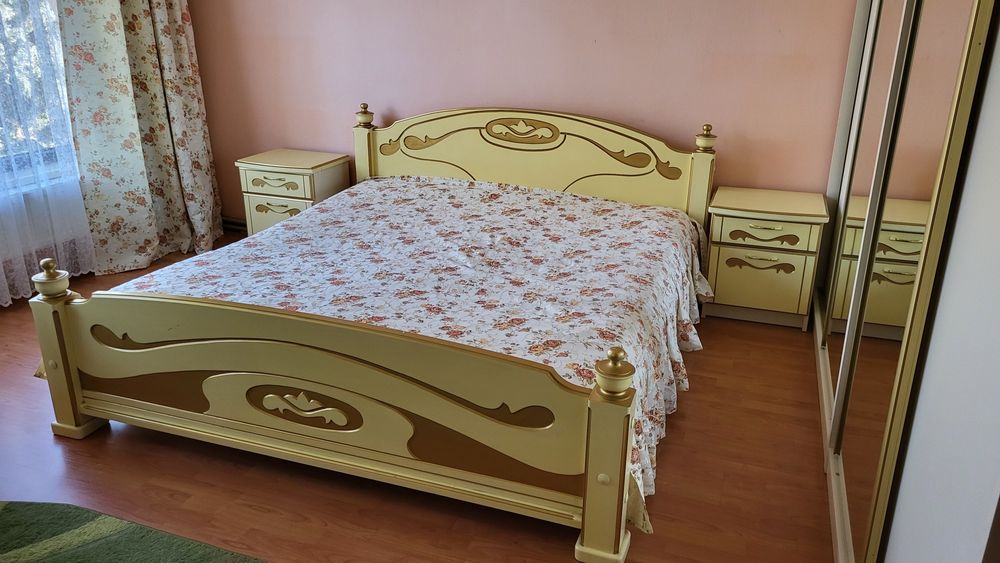 Спальня з масиву бука