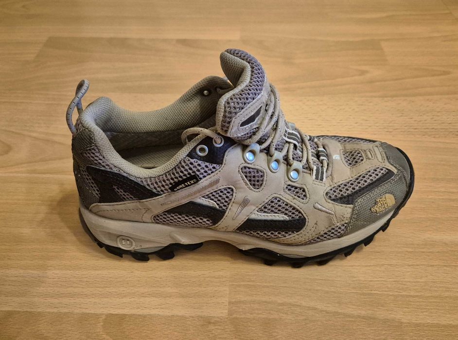 Sprzedam używane buty damskie North Face 37