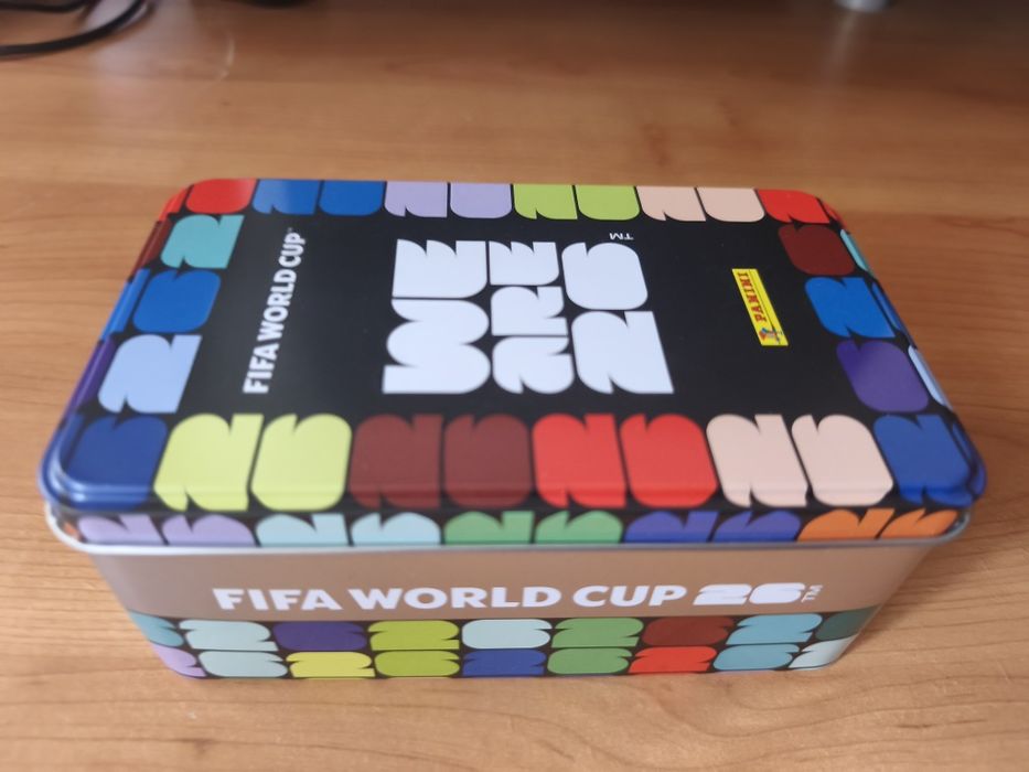 Caixa de repetidos nova mais 106 cromos mundial 2026 Panini e 55 digitais