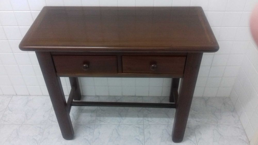 Consola em madeira