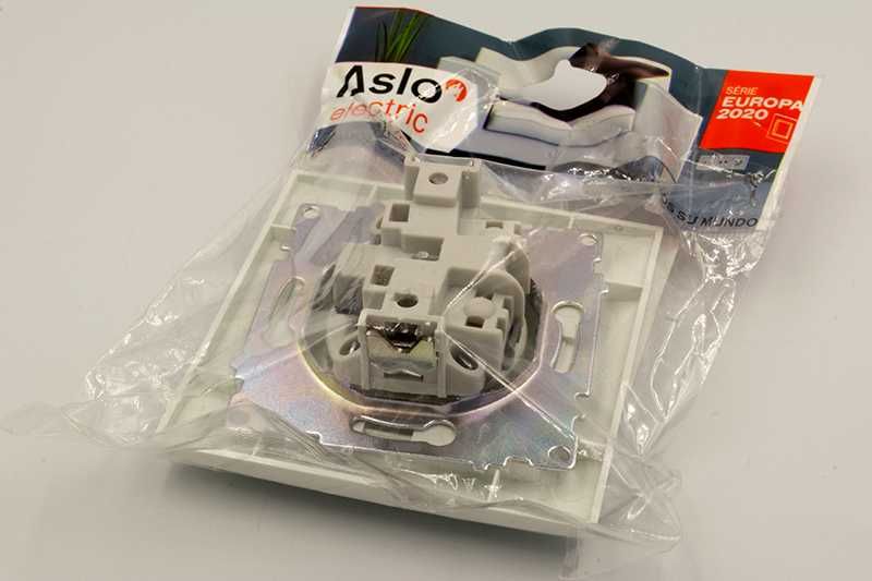 New Electrical Socket64739697941250123