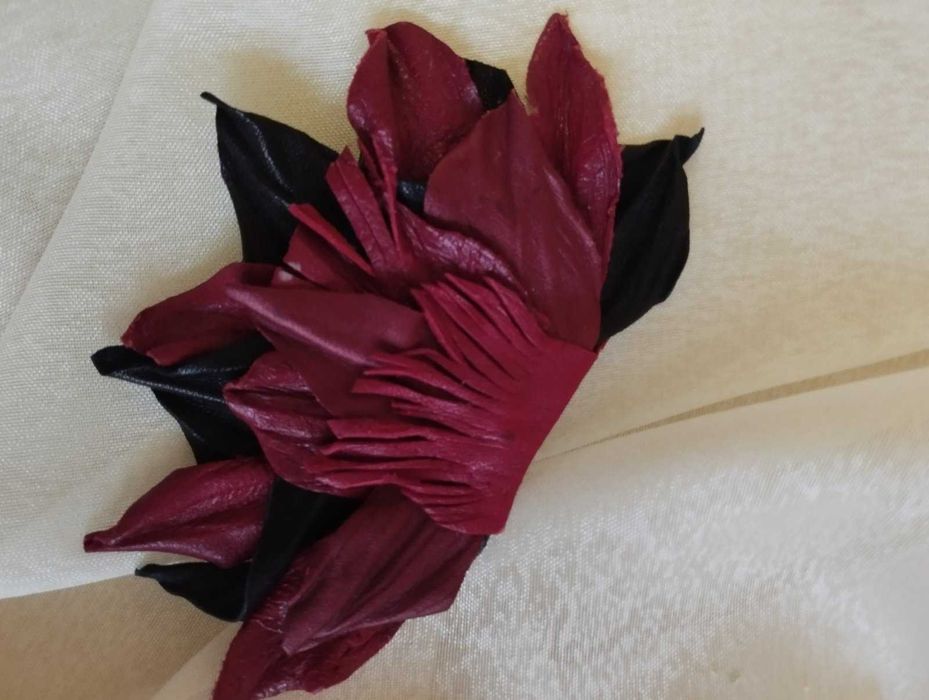 Броши цветы из натуральной кожи ( HandMade )