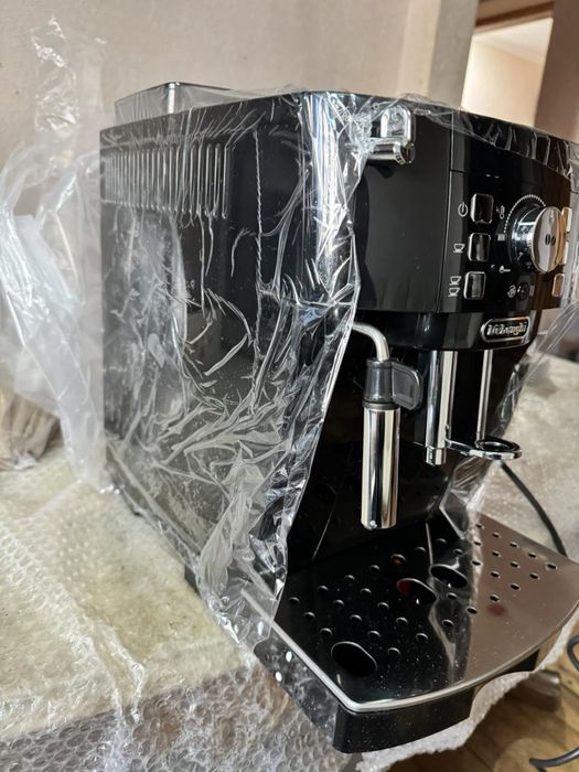 Кавомашина delonghi