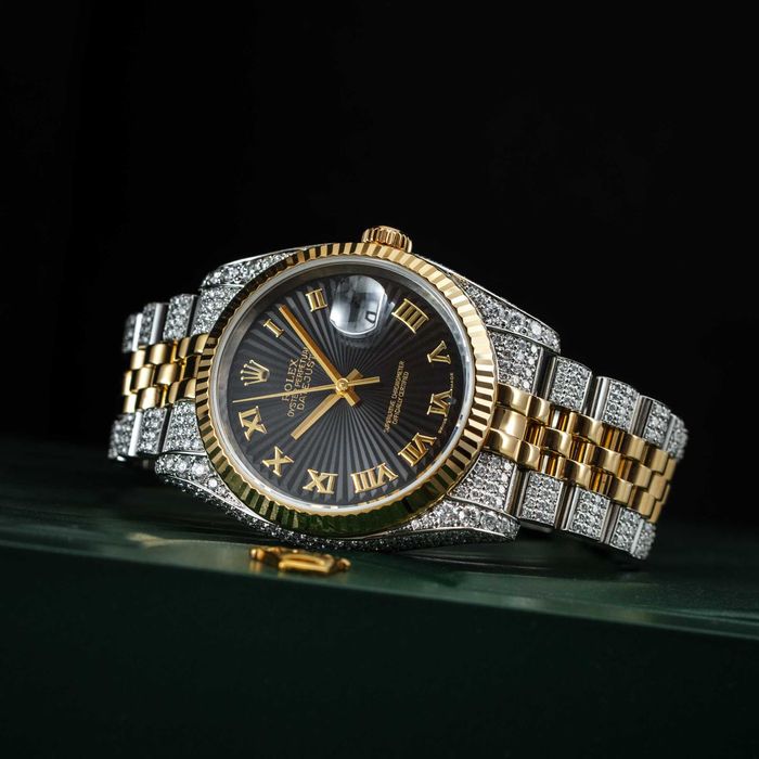 Zegarek Rolex Datejust 36mm z diamentami iced, czarna tarcza