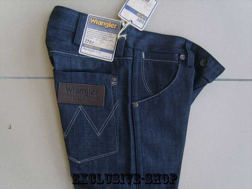 Spodnie męskie dżinsy Wrangler 2Frz Dry W26 L32 ; pas 70 cm