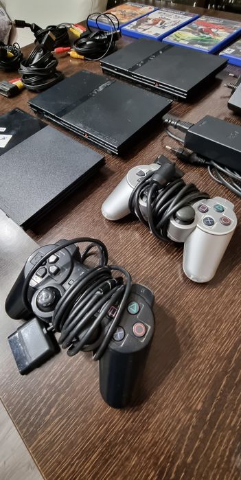 3 Playstation 2  slim com muitos extras