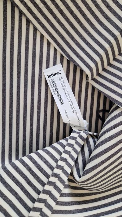 Saia as riscas cinza com fecho Lefties