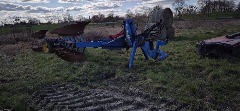 Pług obracalny 8 skibowy overum dvxl na wózku