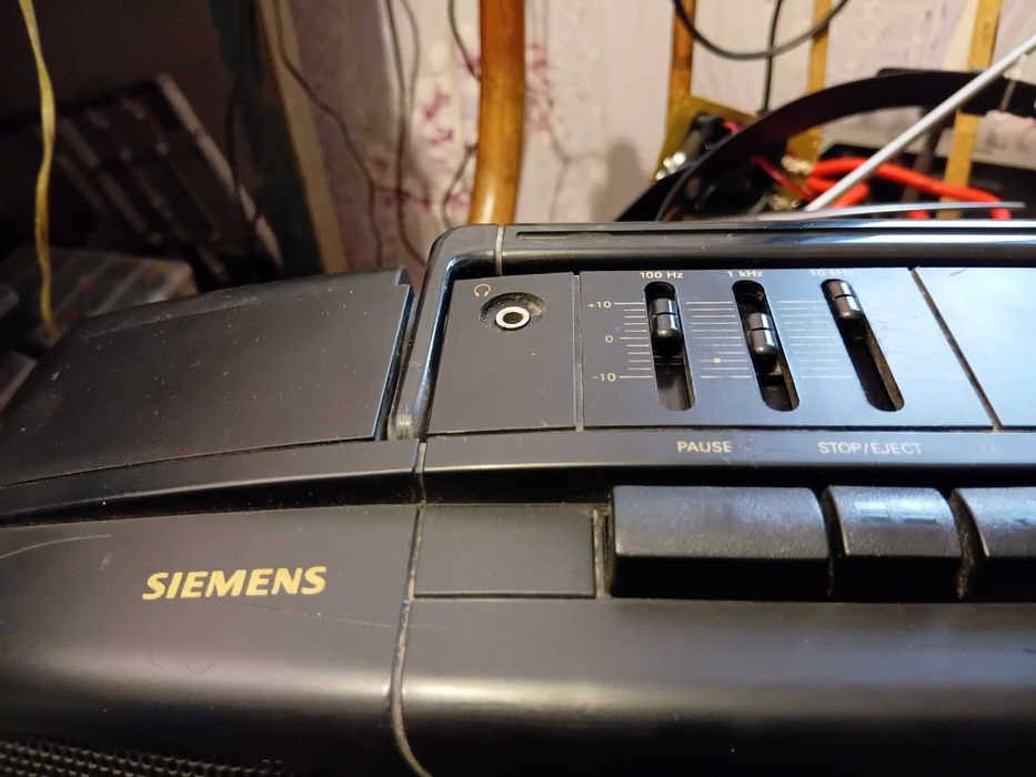 Магнітоли Philihs AZ 1050 з блютуз та Siemens RM 954