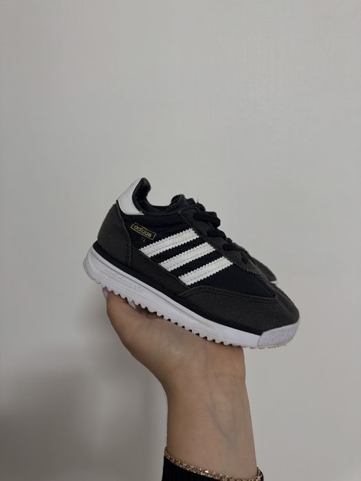 Нові дитячі кросівки 26 розмір  adidas sl72 elastic laces kids шкіряні літні дихаючі