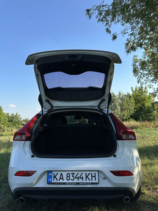 Volvo V40 D3 2014 | 2.0 дизель | автомат